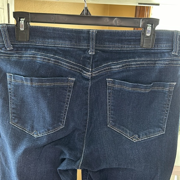 Democracy Ab Solutions Dark Cropped Zipper Detail Jeans sz 10 - Picture 5 of 7